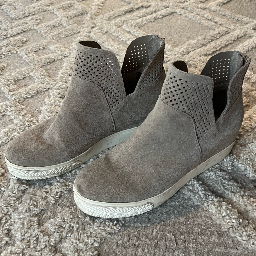 Dolce Vita Grey Suede Wedge Sneaker 8.5